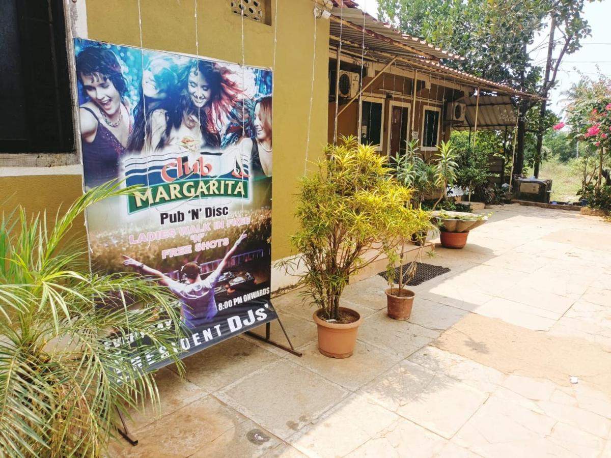Xaviers Guest House Colva Buitenkant foto